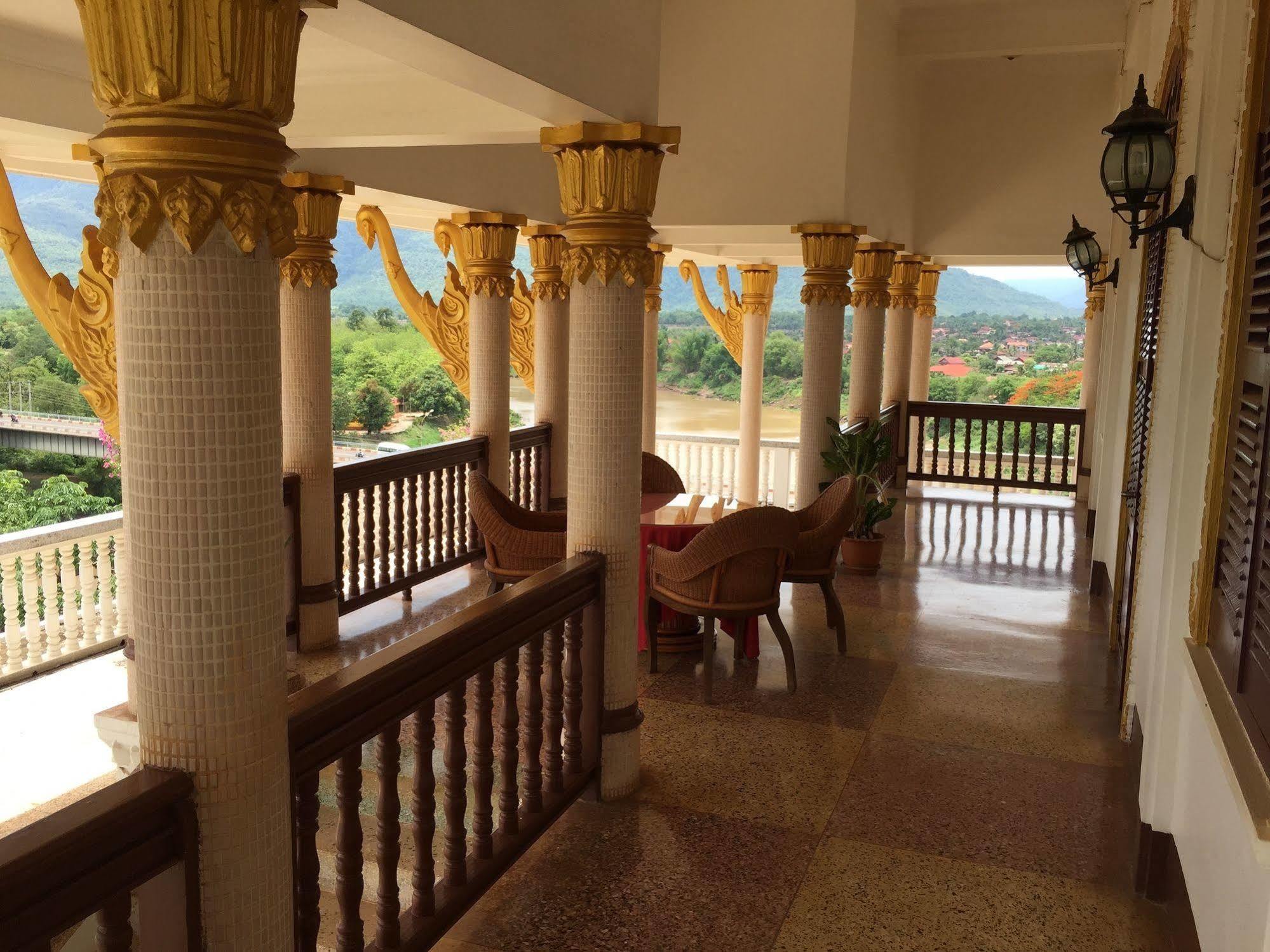 Champasak Palace Hotel Pakse Exterior photo
